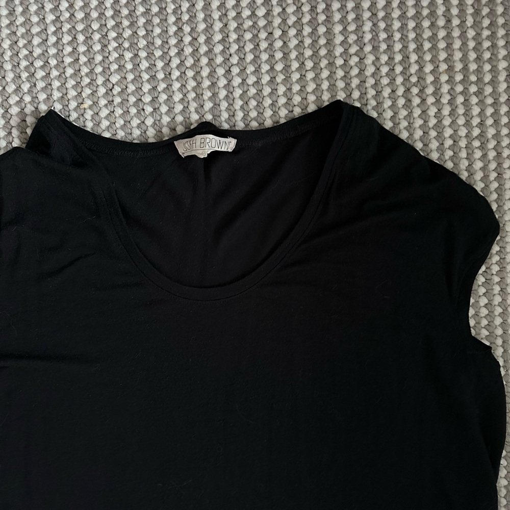 Women's Black Sleeveless Top